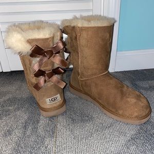 Ugg boots with bows